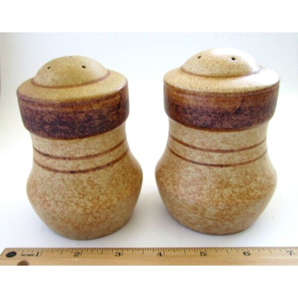 Vintage Treasure Craft Salt And Pepper Shakers -Clay Pottery/Ceramic Made In USA - Picture 7 of 10
